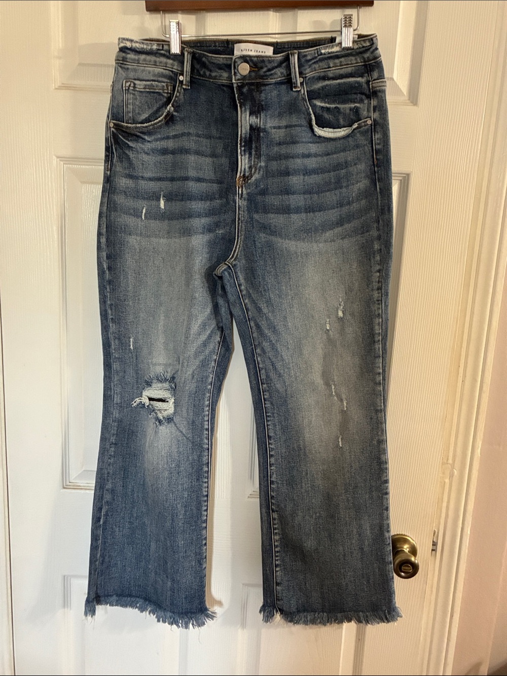 Cropped Distressed Women's Jeans in Faded Blue - Unknown Brand size  1XL